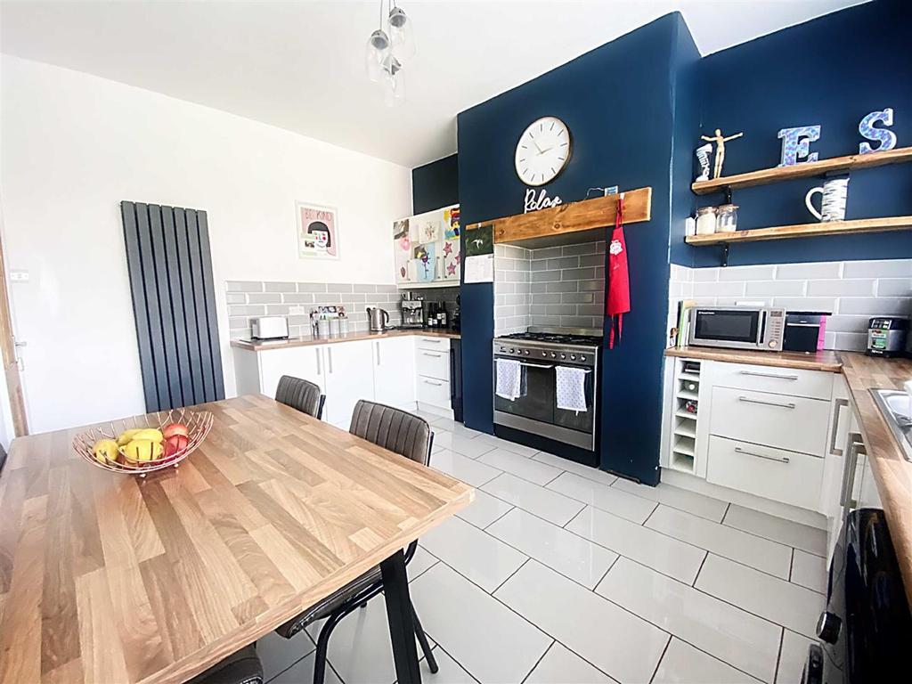 Laburnum Avenue, Walkerville 3 bed semidetached house £220,000