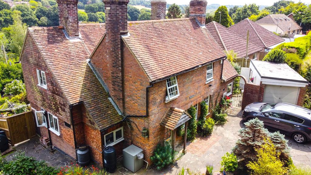 Plough Lane, Crowhurst, Battle 4 bed detached house £675,000