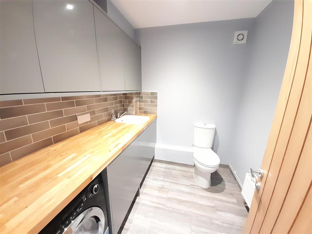 Utility / cloakroom