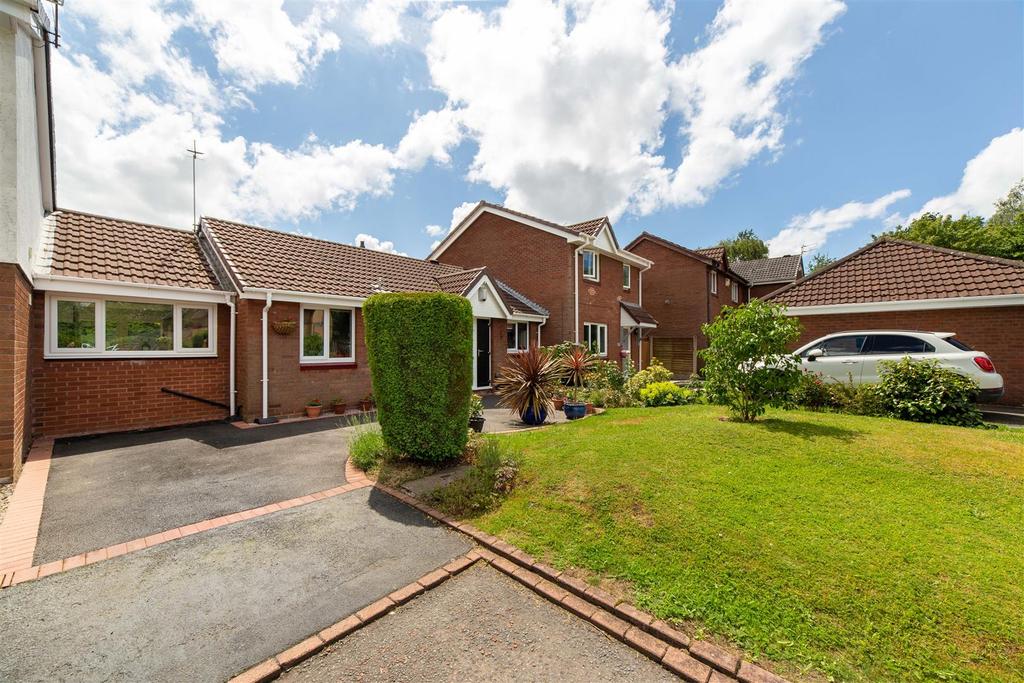 Wrexham Close, Callands, Warrington 2 bed terraced bungalow £250,000
