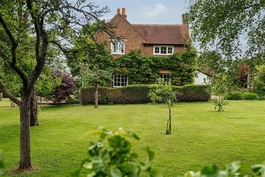 Park Lane East, Reigate 5 bed detached house for sale £1,500,000