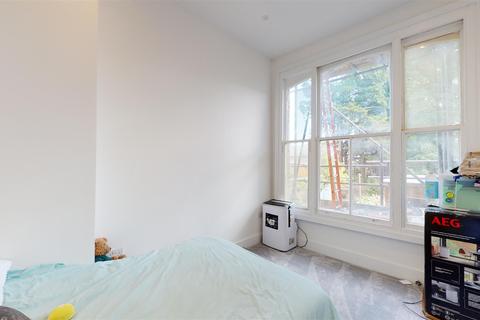 2 bedroom flat for sale - Adrian Square, Westgate-On-Sea