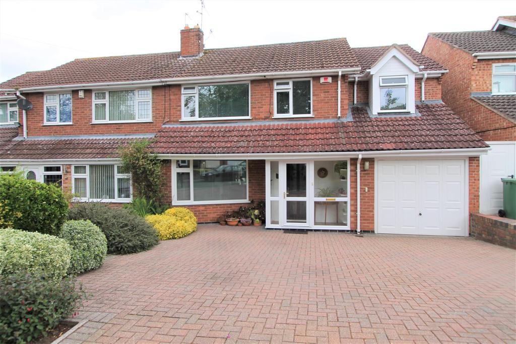 Brocks Hill Drive, Oadby, Leicester LE2 4 bed semidetached house £