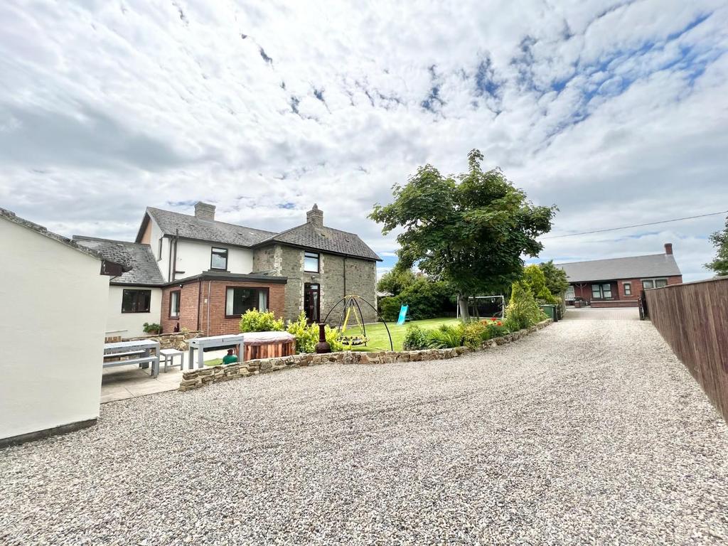 High Road, Stanley, Crook 4 bed semidetached house for sale £349,000