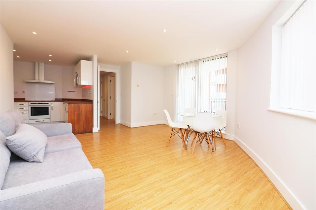 Orion Point, Canary Wharf, E14 1 bed apartment £1,600 pcm (£369 pw)