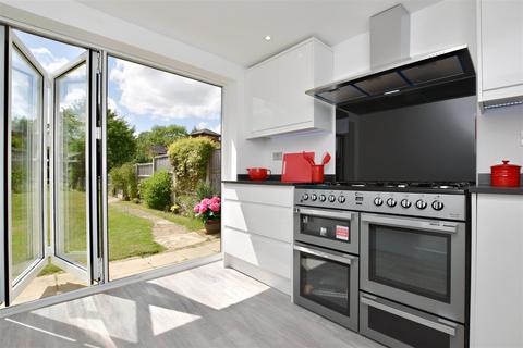 10 Adrian Road, Abbots Langley, WD5 0AQ