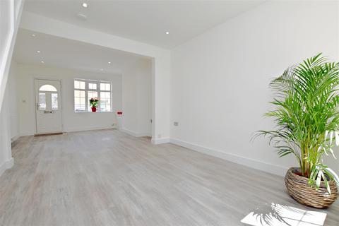 10 Adrian Road, Abbots Langley, WD5 0AQ