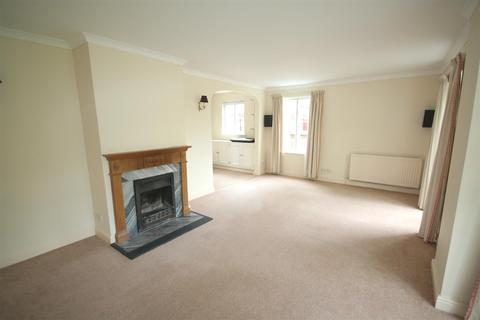 3 bedroom semi-detached house to rent - The Close, Salisbury