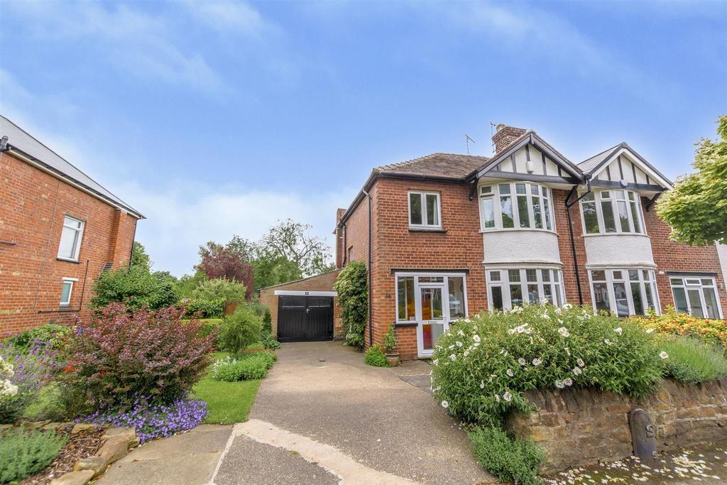 Bedale Road, Sherwood 3 bed semidetached house £325,000