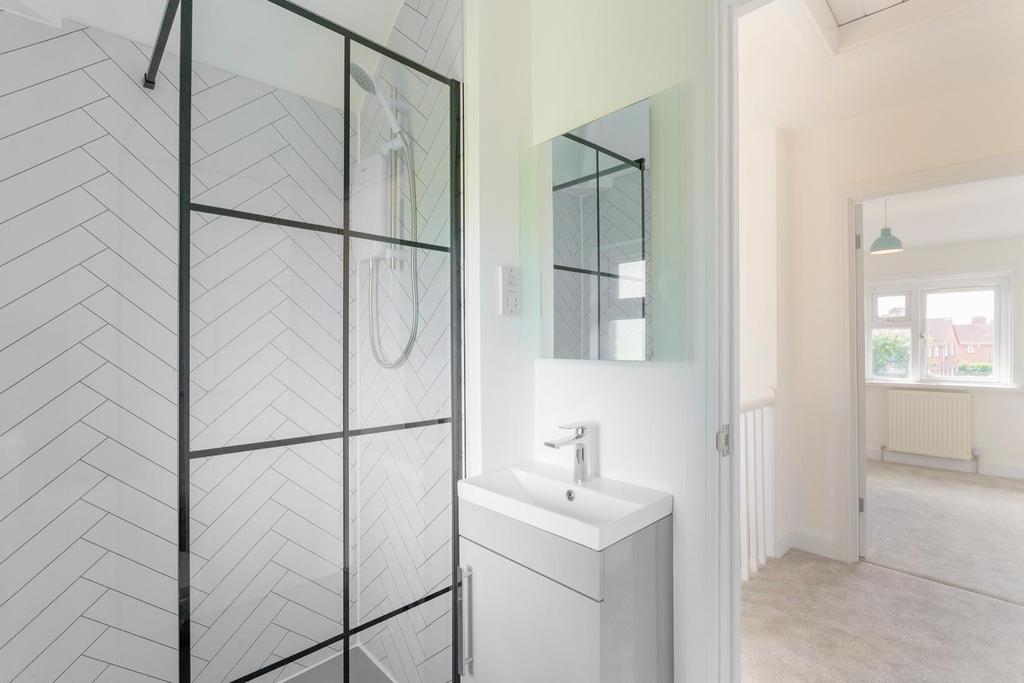 TNECSERCNOTIDERC81 - Bathroom A.jpg
