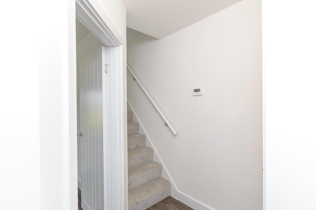 TNECSERCNOTIDERC81 - Hallway A.jpg