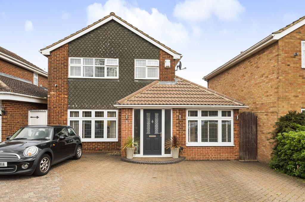 Appletree Walk, Garston, Watford WD25 0DE 3 bed detached house for sale