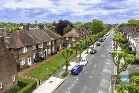 99 Risley Avenue, London, N17 7HN