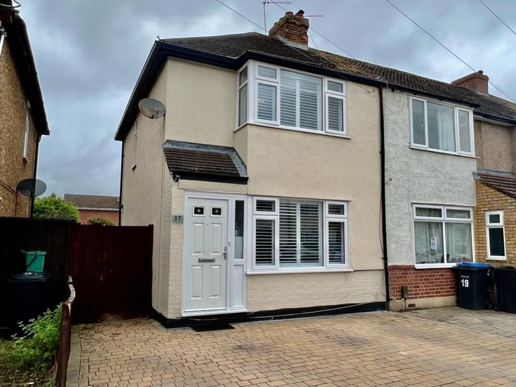 Warwick Avenue, Egham, Surrey, TW20 3 bed end of terrace house £450,000