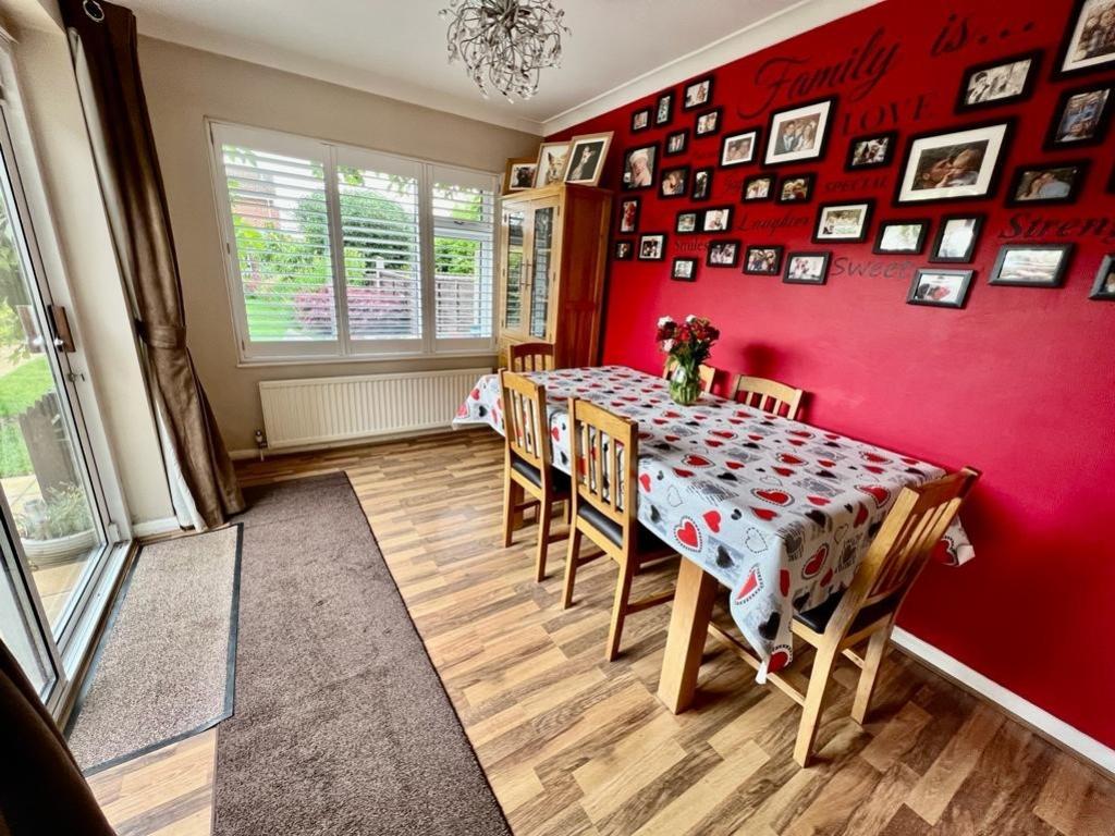 Warwick Avenue, Egham, Surrey, TW20 3 bed end of terrace house £450,000