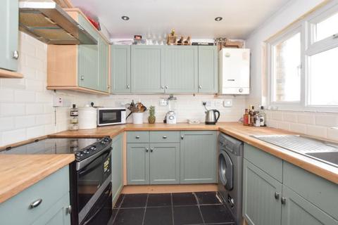 3 Normanhurst, Ashford, TW15 2NX