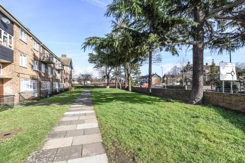 3 Normanhurst, Ashford, TW15 2NX