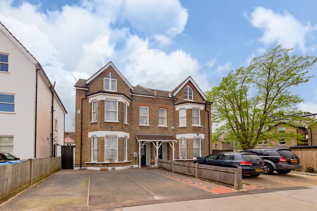 Woodstock Road, Croydon, Surrey, CR0 5 bed semi-detached house - £850,000