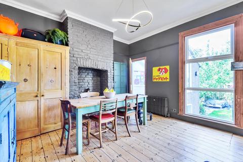 77 Fordel Road, London, SE6 1XT