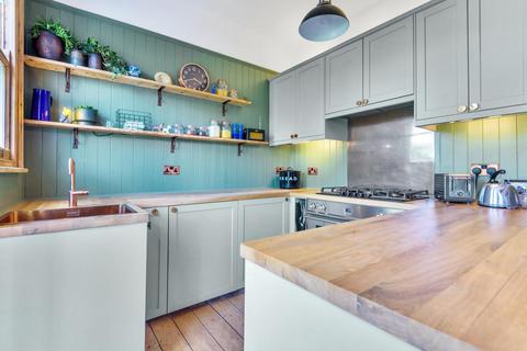 77 Fordel Road, London, SE6 1XT