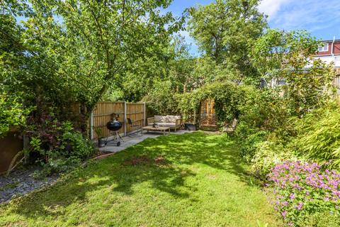 77 Fordel Road, London, SE6 1XT