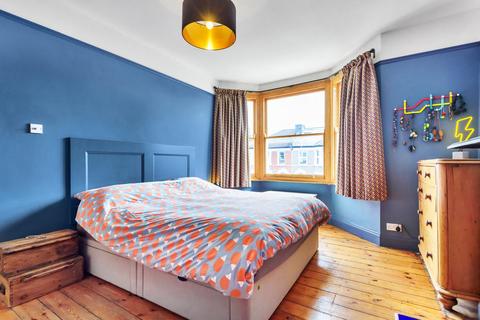 77 Fordel Road, London, SE6 1XT
