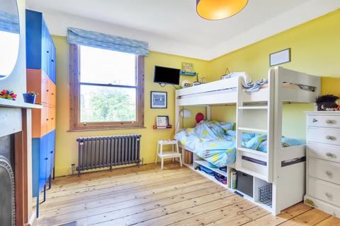 77 Fordel Road, London, SE6 1XT