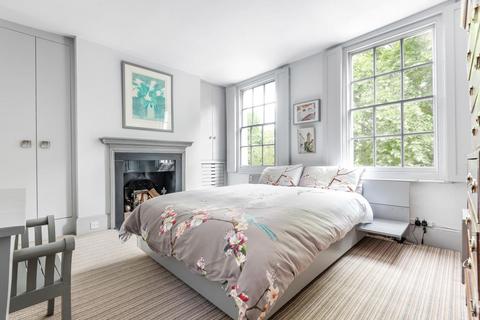 15 Cleaver Square, London, SE11 4DW