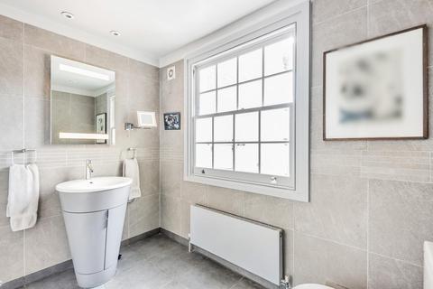 15 Cleaver Square, London, SE11 4DW