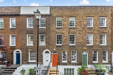 15 Cleaver Square, London, SE11 4DW