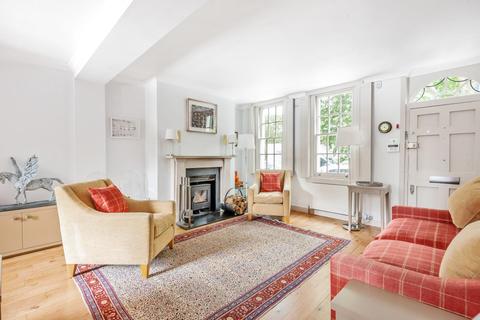 15 Cleaver Square, London, SE11 4DW