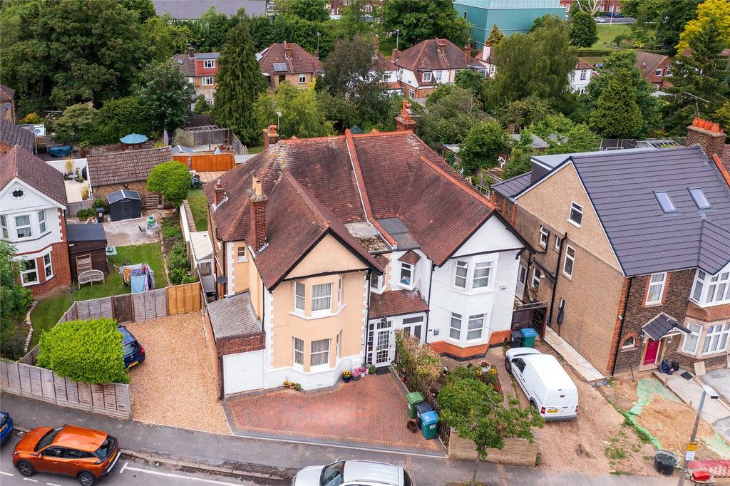 Mildred Avenue, Watford, Hertfordshire, WD18 4 bed semidetached house £850,000