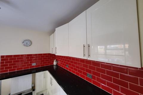 4 bedroom detached house to rent, Maldon Road, Southend-on-Sea