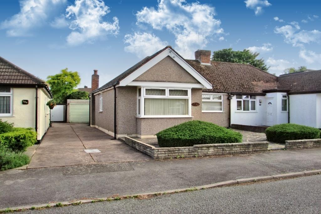 Herlwyn Avenue, Ruislip, Middlesex HA4 2 bed bungalow £550,000