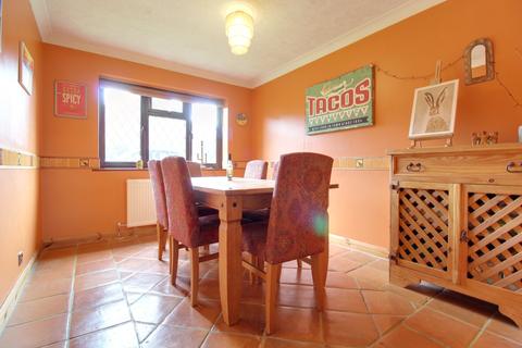 8 Chine Close, Locks Heath, Southampton, SO31 6WA