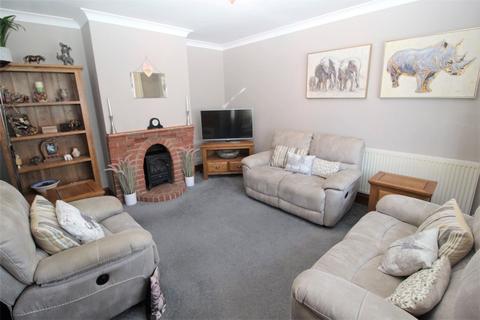 3 bedroom end of terrace house for sale, Danescroft Drive, Leigh-on-Sea, Essex, SS9
