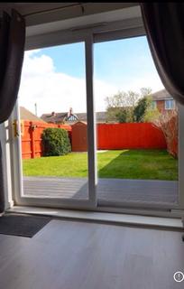 3 bedroom terraced house to rent, Blake Drive, Loughborough