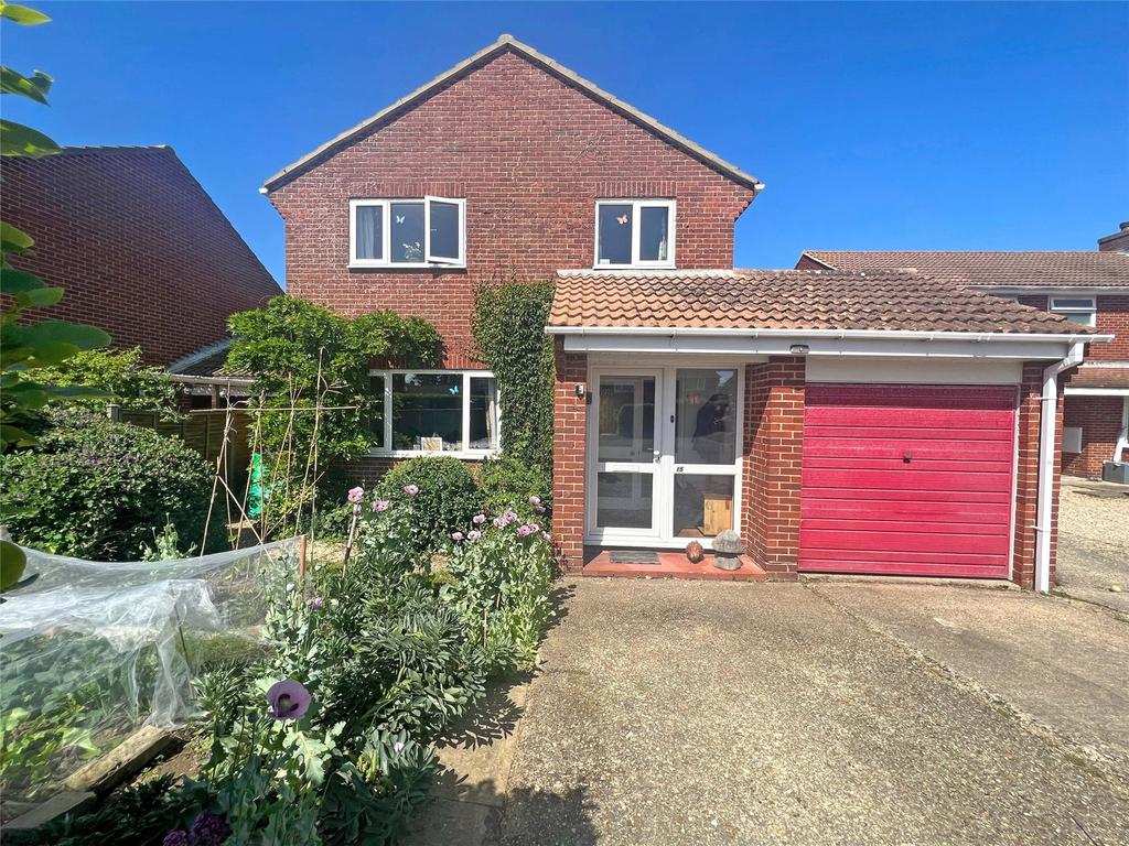 Swallow Drive, Milford on Sea... 4 bed detached house £725,000