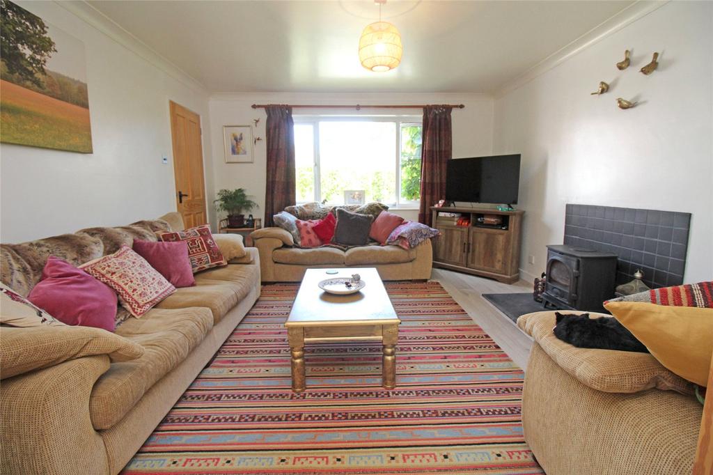 Swallow Drive, Milford on Sea... 4 bed detached house £725,000