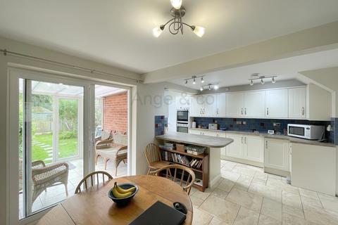 1 Alder Drive, Carlton Colville, Lowestoft, NR33 8NH