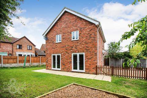 3 bedroom detached house to rent, Stubbs Green Lane, Loddon, Norwich