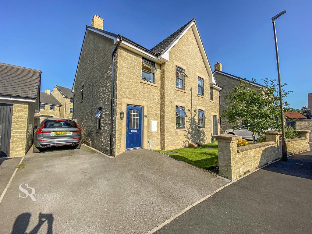 Orchid Drive, ChapelenleFrith, High Peak, SK23 9AA 4 bed semi