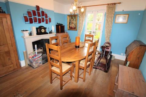23 Salisbury Road, Banstead, SM7 2DP