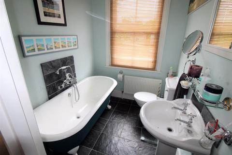 23 Salisbury Road, Banstead, SM7 2DP