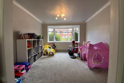 34 Harmol Grove, Ashton-under-lyne, OL7 9NW