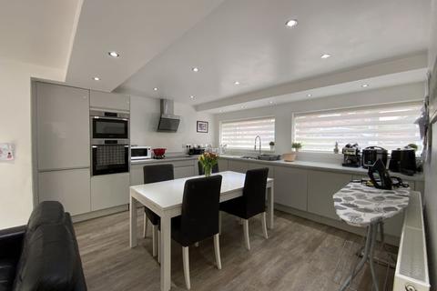 34 Harmol Grove, Ashton-under-lyne, OL7 9NW