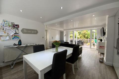 34 Harmol Grove, Ashton-under-lyne, OL7 9NW