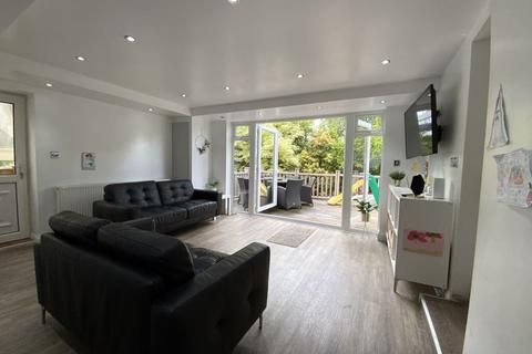 34 Harmol Grove, Ashton-under-lyne, OL7 9NW