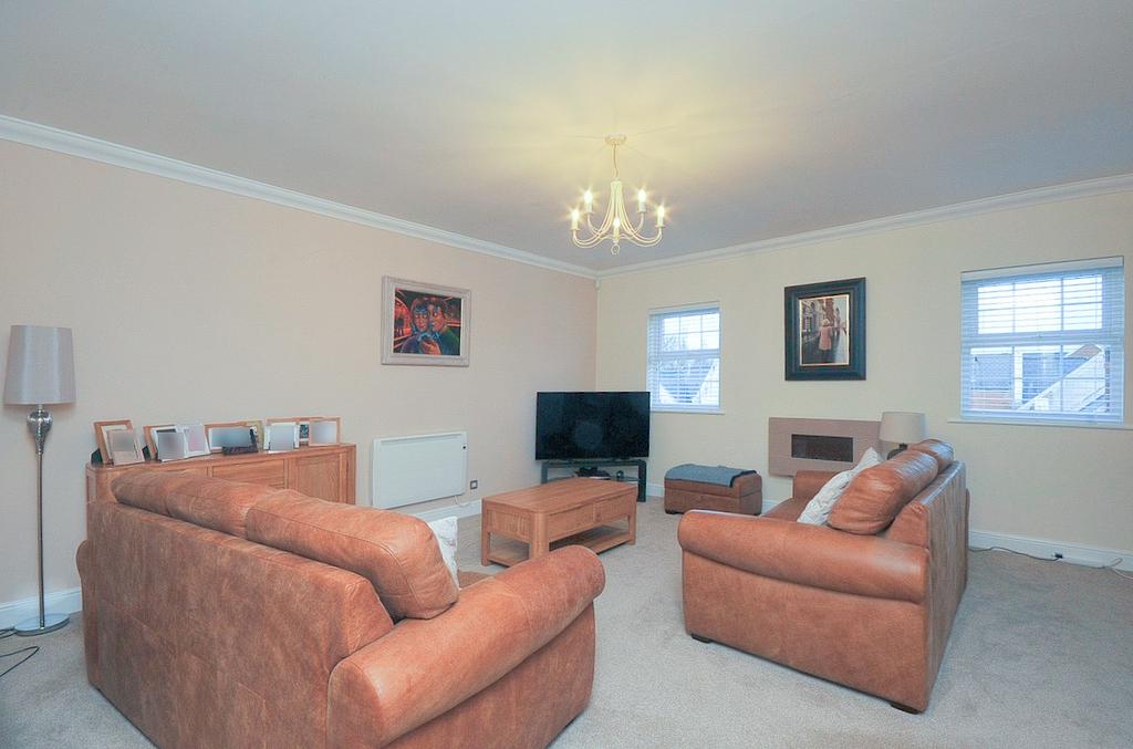 Swinhoe Place, Culcheth, Warrington, WA3 2 bed apartment £260,000