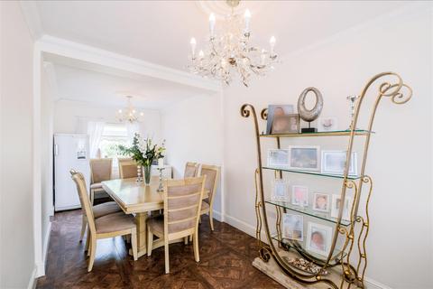 29 Cherrydown Close, London, E4 8DY